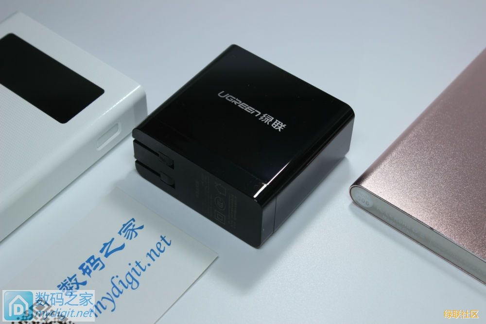 幼身段大能量-南宫电子游戏四口充电器CD147评测拆解