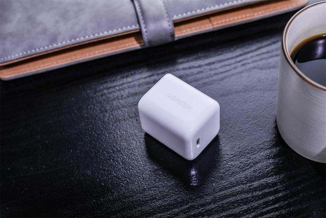 南宫电子游戏30W氮化镓充电器评测:这或许是iPhone13Pro的最佳搭档 南宫电子游戏30W氮化镓充电器评测:这或许是iPhone13Pro的最佳搭档