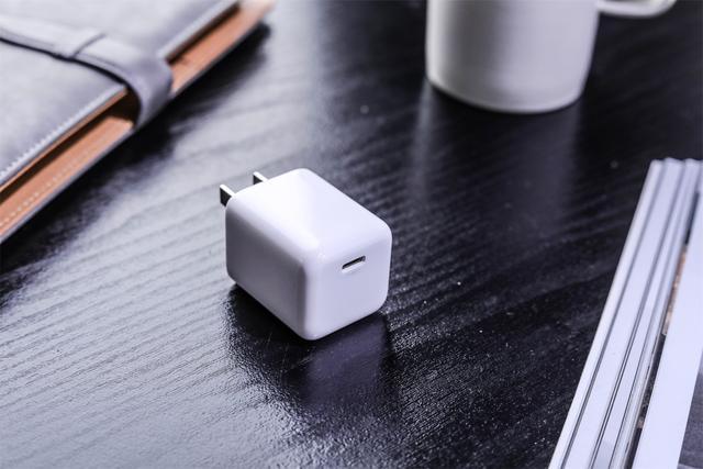 南宫电子游戏30W氮化镓充电器评测:这或许是iPhone13Pro的最佳搭档 南宫电子游戏30W氮化镓充电器评测:这或许是iPhone13Pro的最佳搭档